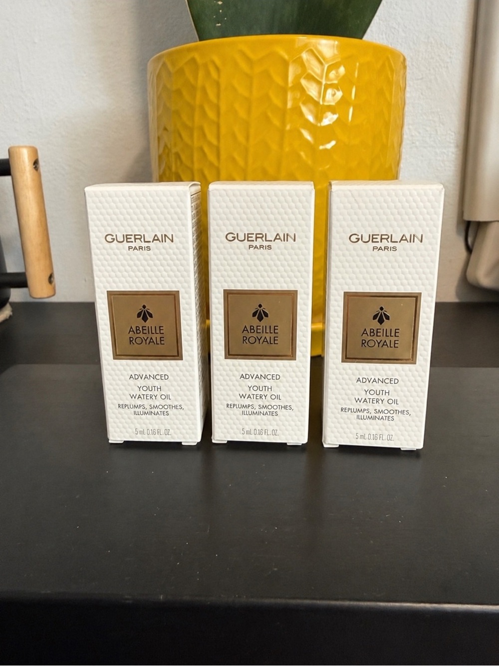 GUERLAIN Abeille Royale Hydrating Oil Trio - White & Gold